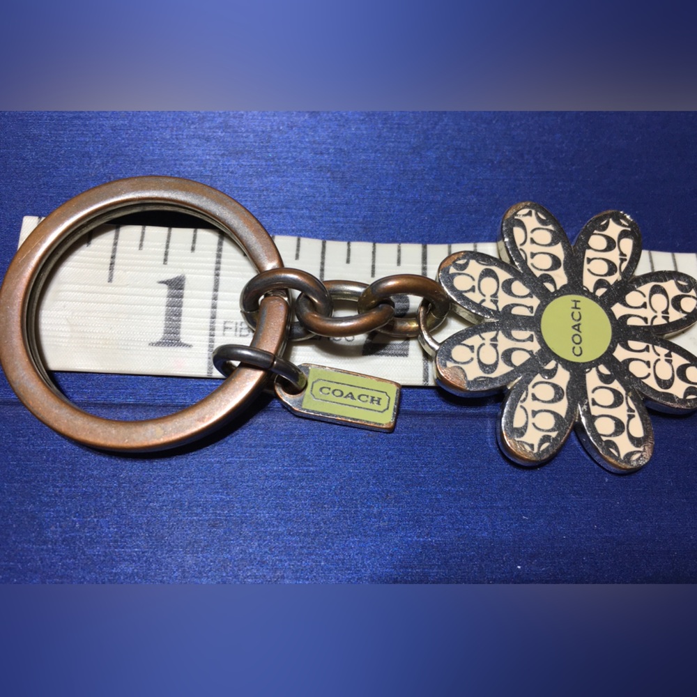 COACH Sunflower Rare Retired Keychain Key Chain Purse Charm Fob - Picture 2 of 9